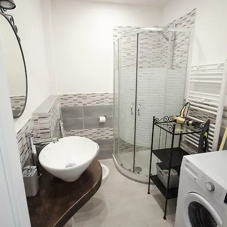 Bibiena Lodge, Moderno In Centro Apartmán